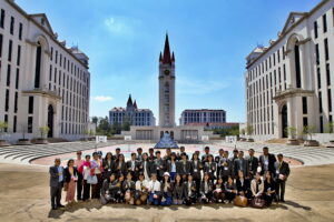 30 Outstanding Students From Myanmar